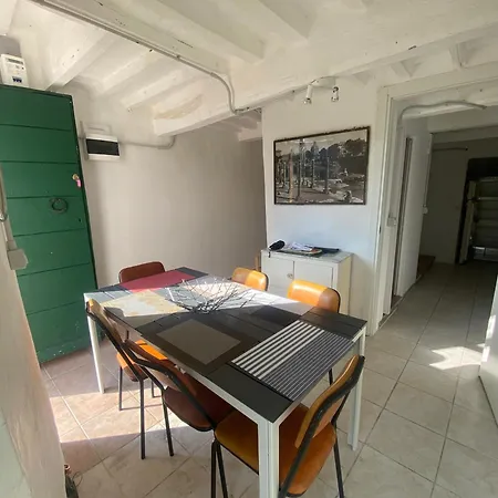 Camera Nel Centro Storico Di * אורבניה